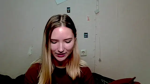 Snapshot of _kikiclark__ chatting on 10.10.25 kikiclark online show from 10.10.25