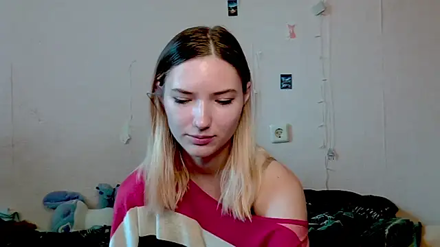 Snapshot of _kikiclark__ chatting on 10.12.25 kikiclark online show from 10.12.25