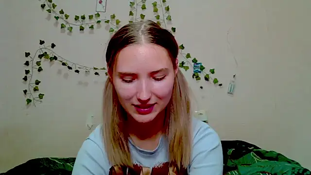  kikiclark   online show from 11.23.25