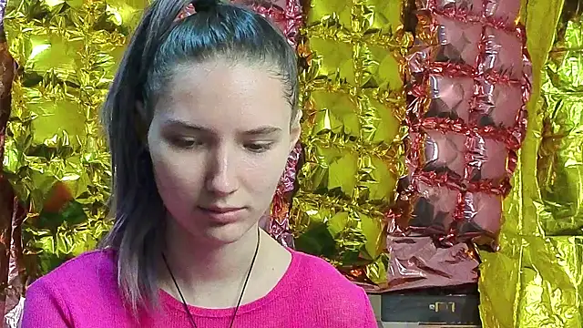  kikiclark   online show from 04.13.26