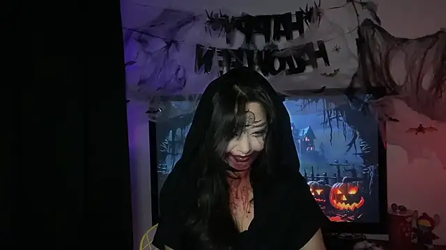 Snapshot of WonderMira chatting on 10.25.25 WonderMira online show from 10.25.25