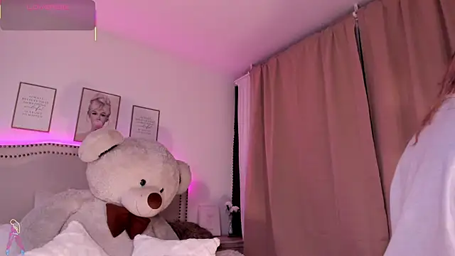 Mayajhons online show from 12.17.25