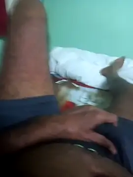 Snapshot of deshi8inch53 chatting on 10.12.25 deshi8inch53 online show from 10.12.25