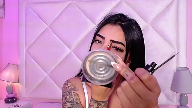 Snapshot of Miaa_Smithh__ chatting on 10.24.25 Miaa Smithh online show from 10.24.25