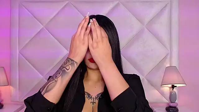 Snapshot of Miaa_Smithh__ chatting on 10.30.25 Miaa Smithh online show from 10.30.25