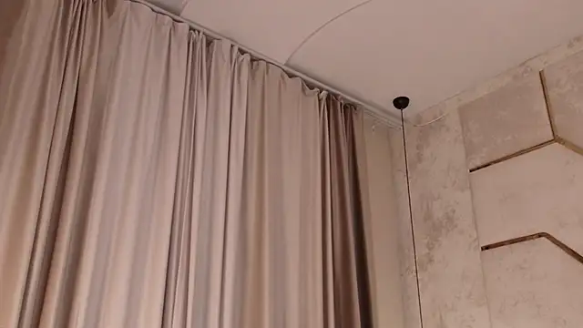 Snapshot of Olivia_Mourr chatting on 10.11.25 Olivia Mourr online show from 10.11.25