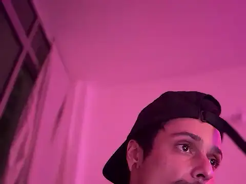 Snapshot of chrisalmeid_ chatting on 11.05.25 chrisalmeid online show from 11.05.25