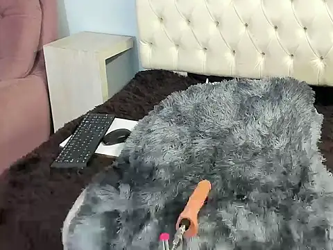 Sally Moonn online show from 10.27.25