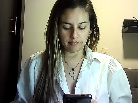 Snapshot of Valery__Rouse_ chatting on 04.30.26 Valery Rouse online show from 04.30.26