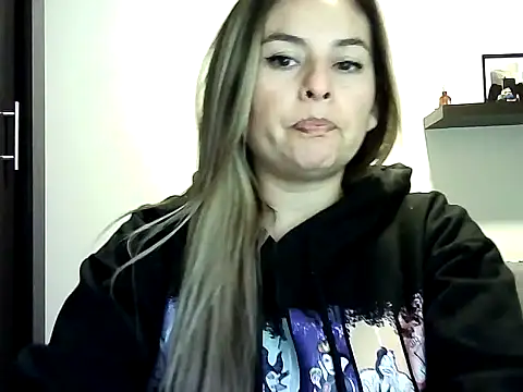 Snapshot of Valery__Rouse_ chatting on 06.03.26 Valery Rouse online show from 06.03.26