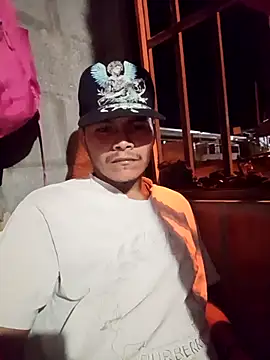 Snapshot of MiaouingAerofoil chatting on 11.08.25 MiaouingAerofoil online show from 11.08.25