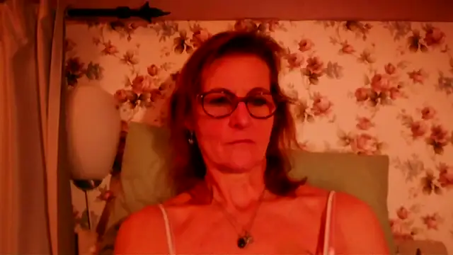 Snapshot of Valinella chatting on 02.08.26 Valinella online show from 02.08.26