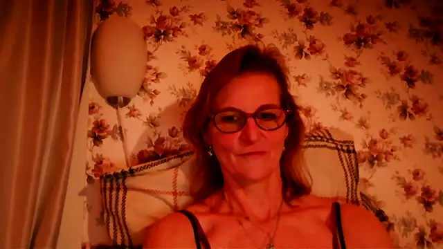 Snapshot of Valinella chatting on 02.22.26 Valinella online show from 02.22.26