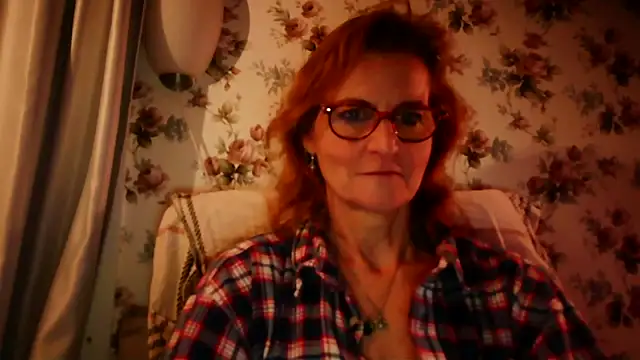 Snapshot of Valinella chatting on 02.24.26 Valinella online show from 02.24.26