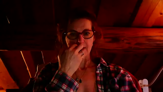 Snapshot of Valinella chatting on 03.03.26 Valinella online show from 03.03.26