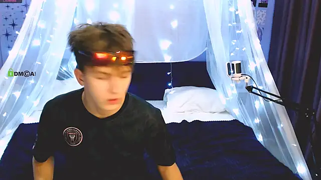 travis wolf  online show from 09.26.25