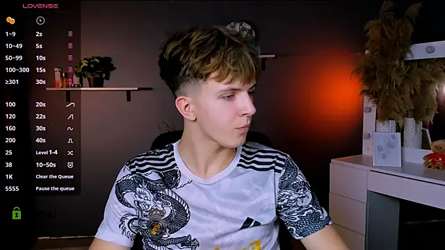 travis wolf  online show from 10.08.25