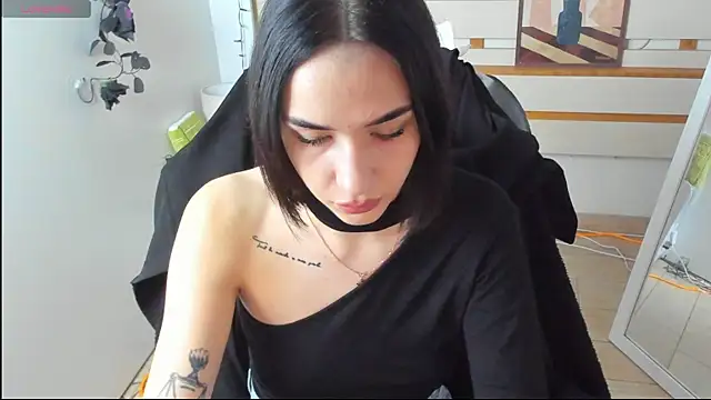 Snapshot of Bella_Night4 chatting on 11.25.25 Bella Night4 online show from 11.25.25