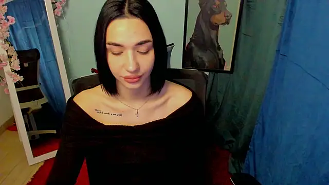 Snapshot of Bella_Night4 chatting on 12.19.25 Bella Night4 online show from 12.19.25