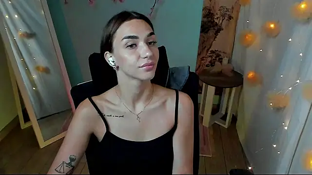 Snapshot of Bella_Night4 chatting on 07.28.26 Bella Night4 online show from 07.28.26