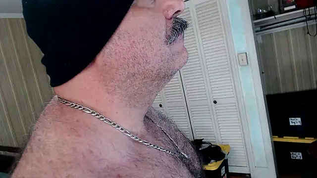 Snapshot of bullmusclejoe chatting on 04.30.26 bullmusclejoe online show from 04.30.26