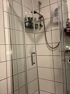 Snapshot of CheekyChelseaX chatting on 10.27.25 CheekyChelseaX online show from 10.27.25