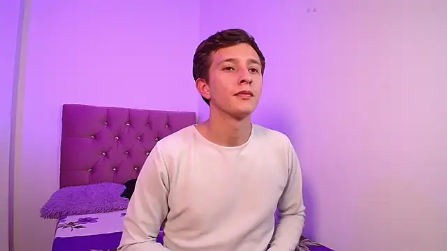 mae nathan  online show from 12.01.25