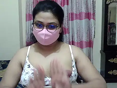 Snapshot of Elena_cruz5 chatting on 09.25.25 Elena cruz5 online show from 09.25.25