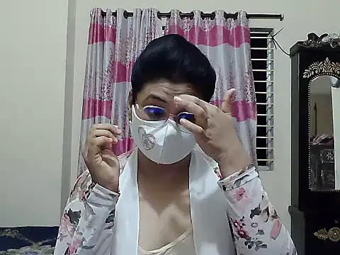 Snapshot of Elena_cruz5 chatting on 09.28.25 Elena cruz5 online show from 09.28.25