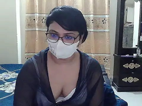 Snapshot of Elena_cruz5 chatting on 09.30.25 Elena cruz5 online show from 09.30.25