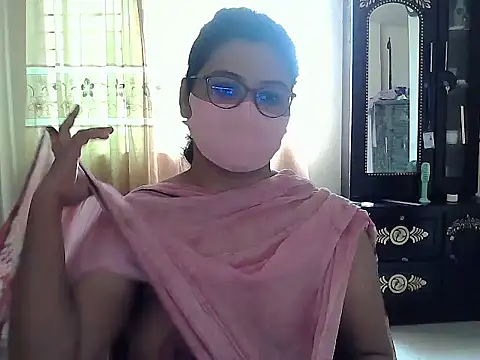 Snapshot of Elena_cruz5 chatting on 10.05.25 Elena cruz5 online show from 10.05.25