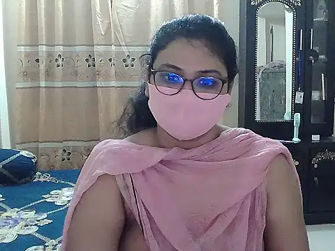 Snapshot of Elena_cruz5 chatting on 10.05.25 Elena cruz5 online show from 10.05.25