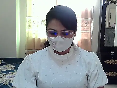 Snapshot of Elena_cruz5 chatting on 10.14.25 Elena cruz5 online show from 10.14.25