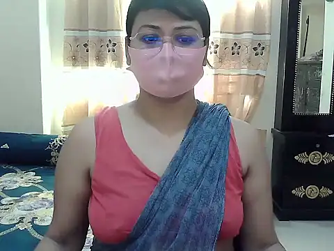 Snapshot of Elena_cruz5 chatting on 10.23.25 Elena cruz5 online show from 10.23.25