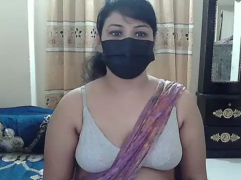 Snapshot of Elena_cruz5 chatting on 10.23.25 Elena cruz5 online show from 10.23.25