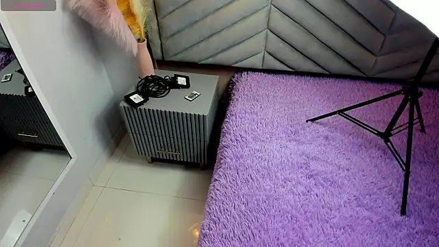 Mia Valentine  online show from 03.07.26