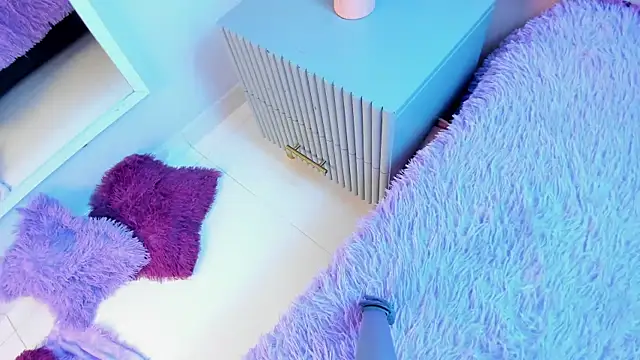 Mia Valentine  online show from 04.21.26