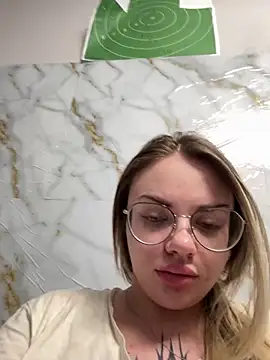 Snapshot of StasySweet chatting on 02.22.26 StasySweet online show from 02.22.26