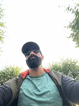 Moan King online show from 09.08.25