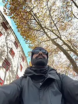 Moan King online show from 11.08.25