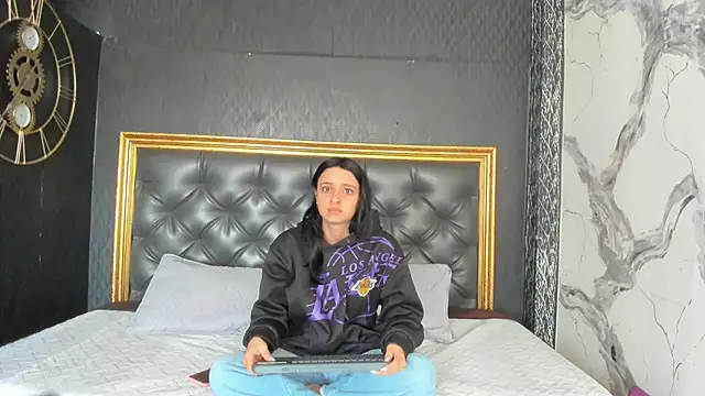 Snapshot of markAndPhilip chatting on 10.10.25 markAndPhilip online show from 10.10.25