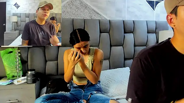 Snapshot of markAndPhilip chatting on 10.17.25 markAndPhilip online show from 10.17.25