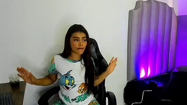 Miaa Rosse online show from 10.19.25