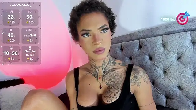 Snapshot of michell_danna chatting on 10.08.25 michell danna online show from 10.08.25