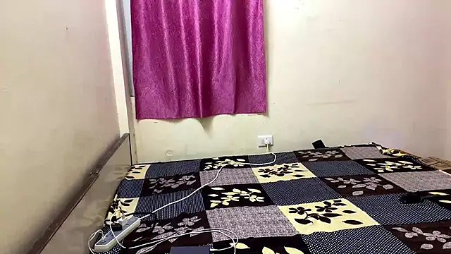 LuvLayla online show from 09.12.25