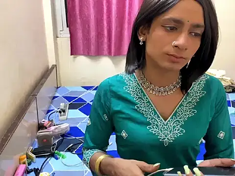 LuvLayla online show from 10.18.25