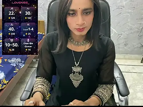 Snapshot of LuvLayla chatting on 06.13.26 LuvLayla online show from 06.13.26