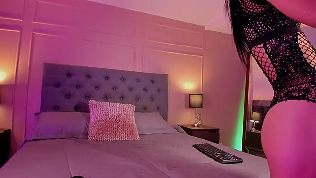 Snapshot of ALICESANDOVAL chatting on 09.25.25 ALICESANDOVAL online show from 09.25.25