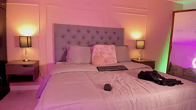 Snapshot of ALICESANDOVAL chatting on 09.27.25 ALICESANDOVAL online show from 09.27.25