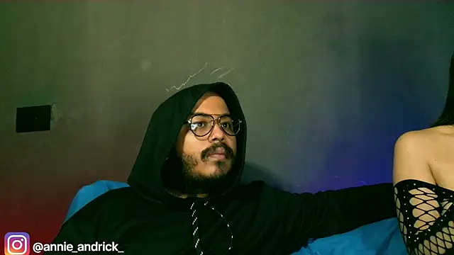 Snapshot of _leda_swan_ chatting on 10.13.25 leda swan online show from 10.13.25